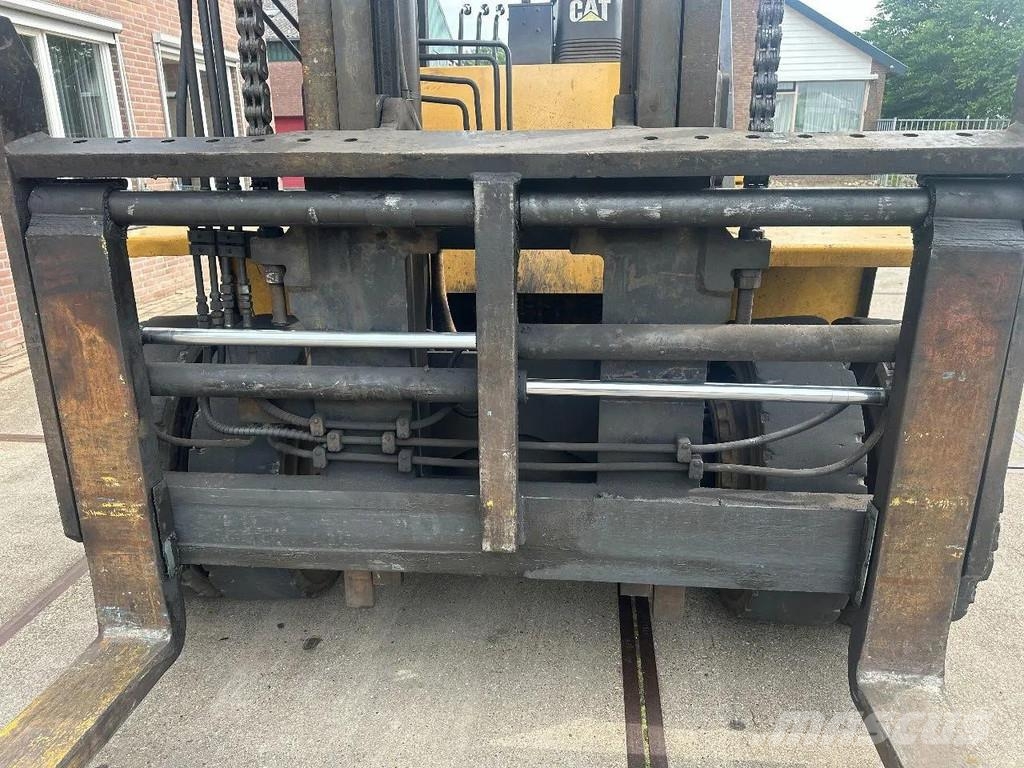 CAT DP100 VORKVERSTELLERS + SIDE SHIFT Stivuitor diesel