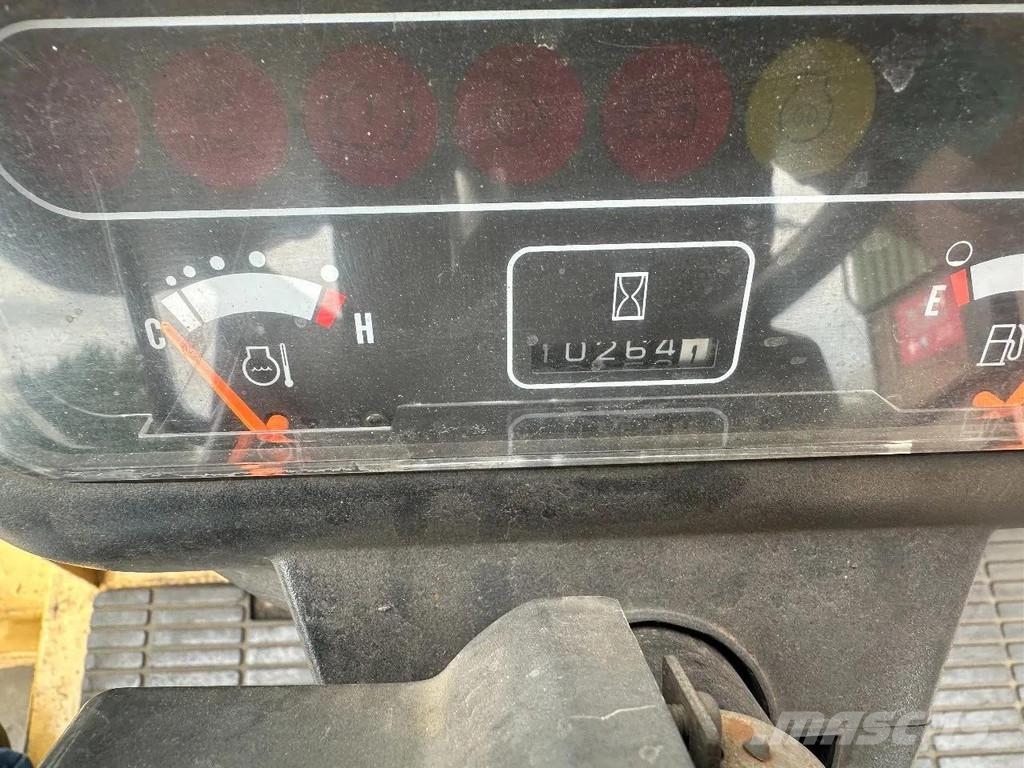 CAT DP100 VORKVERSTELLERS + SIDE SHIFT Stivuitor diesel