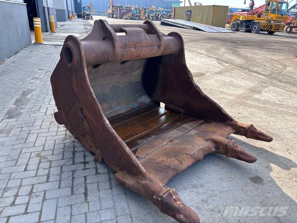 Gjerstad G90 Quickcoupler + S90 Bucket - fits PC360 Cucharones