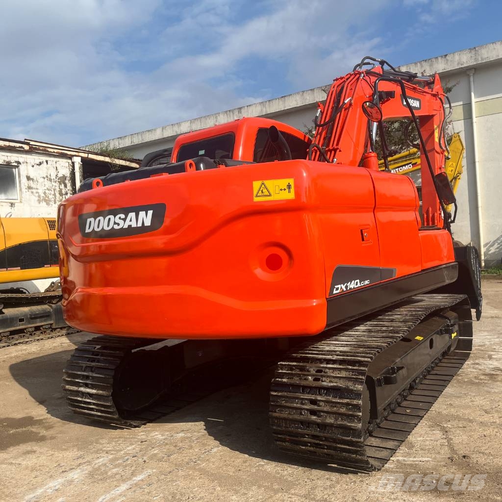 Doosan DX 140 LC Bageri guseničari