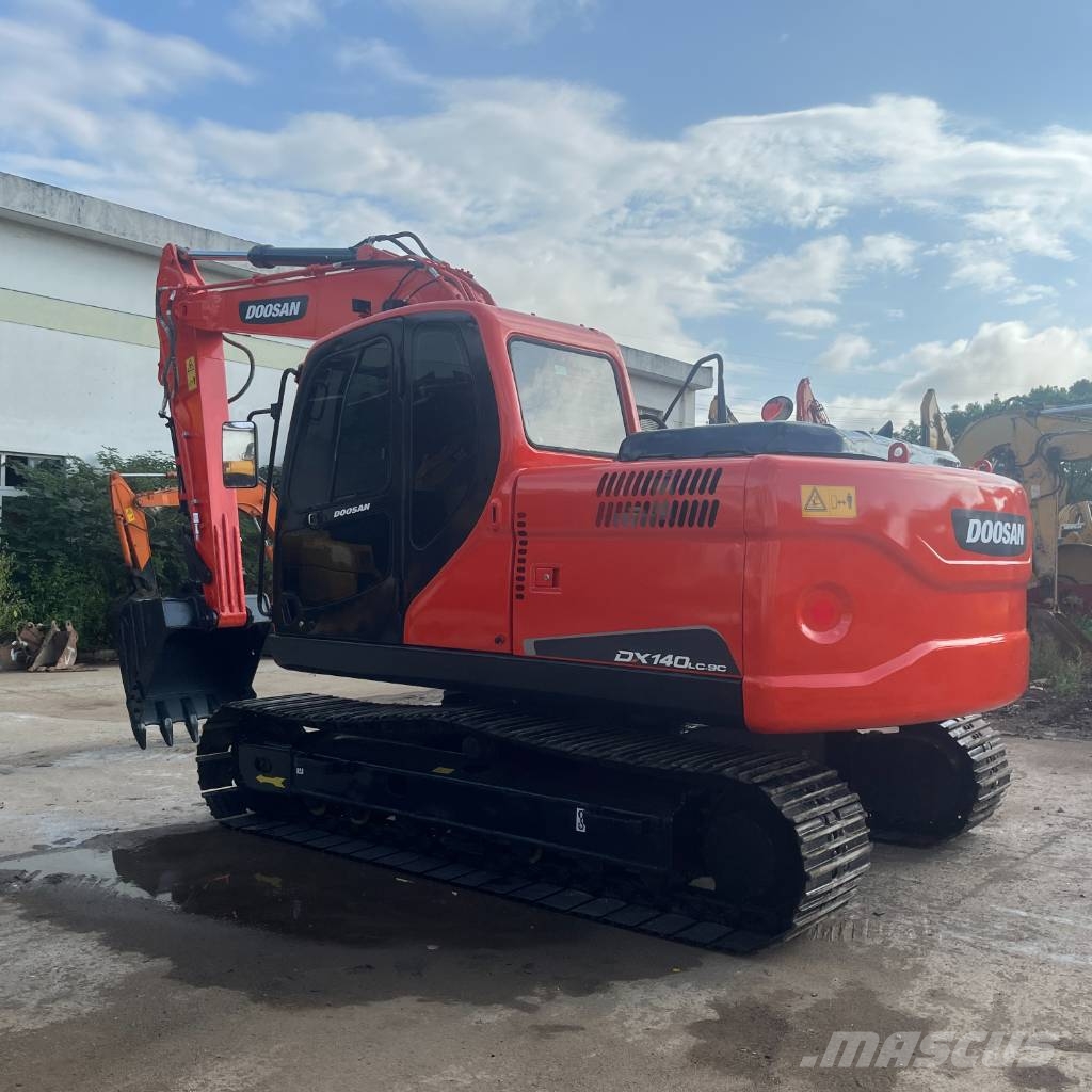 Doosan DX 140 LC Bageri guseničari