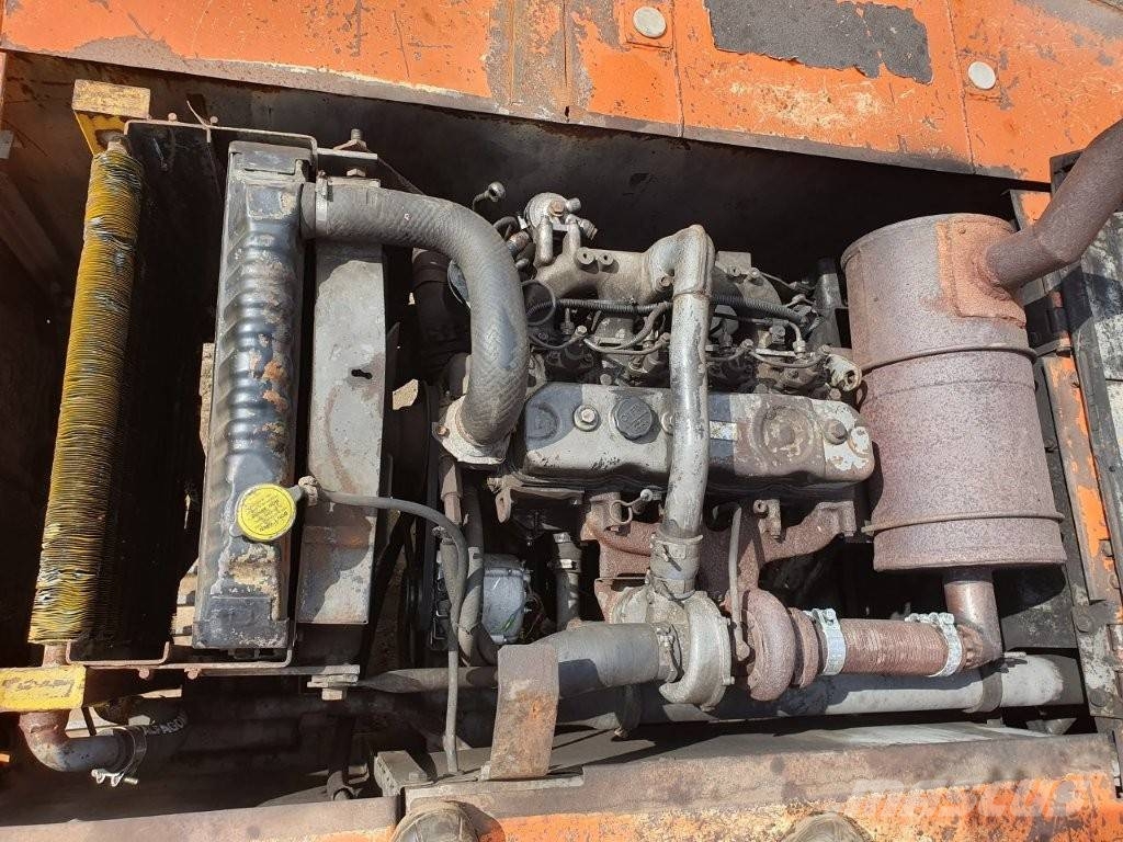 Hitachi EX 150 Koparki gąsienicowe