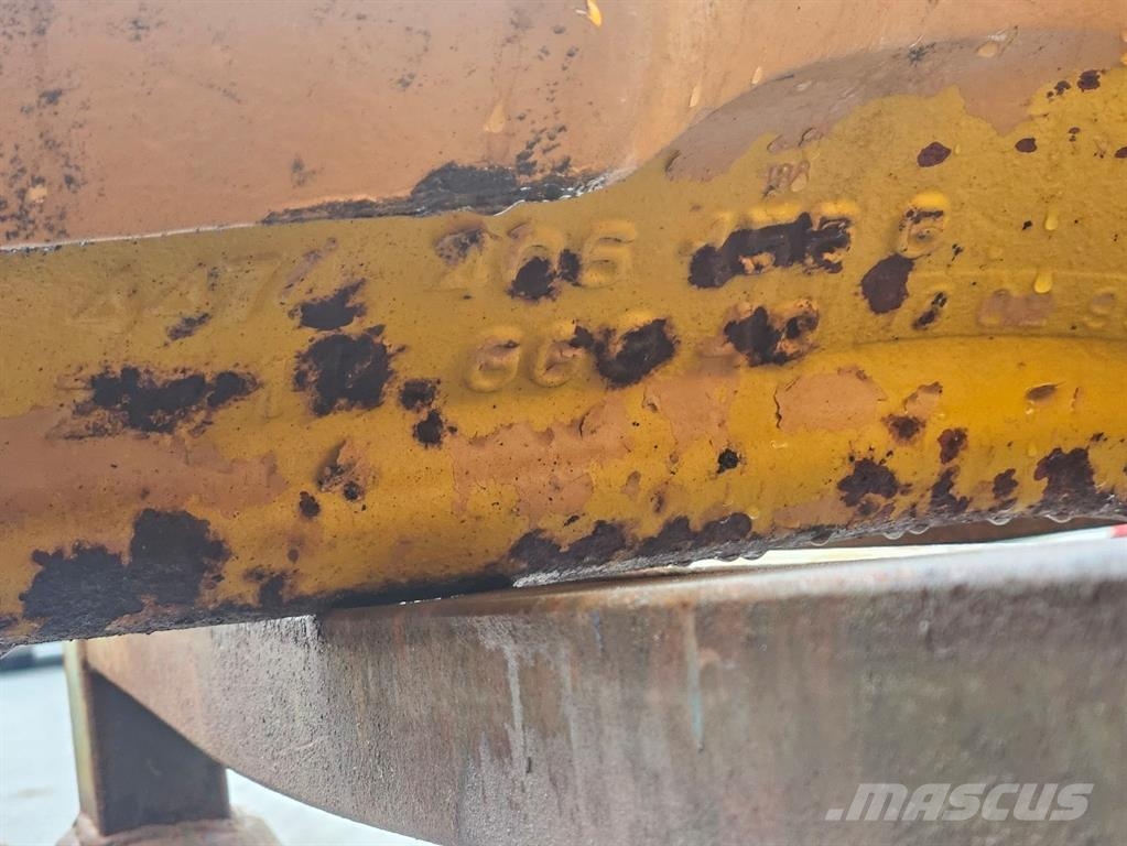 CASE 821C-ZF-Axle/Achse/As 軸
