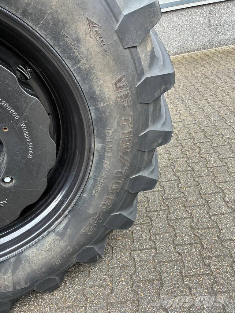 Valtra Q 265 Twin-Trac tractor الجرارات