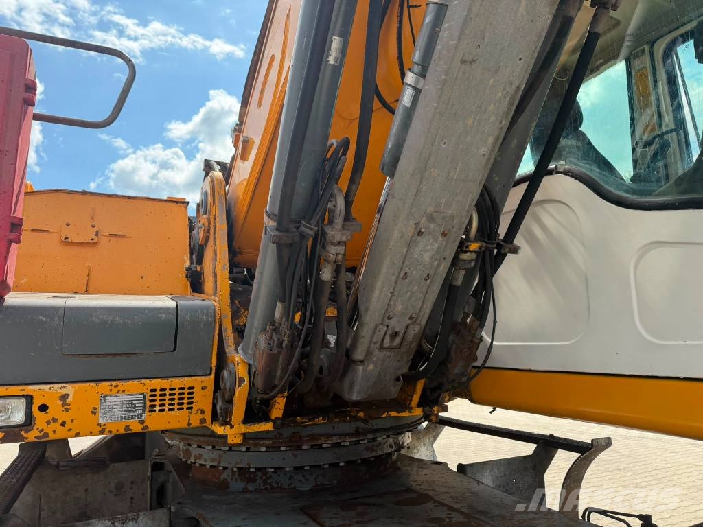 Liebherr A 934 C 폐기물/산업 처리기