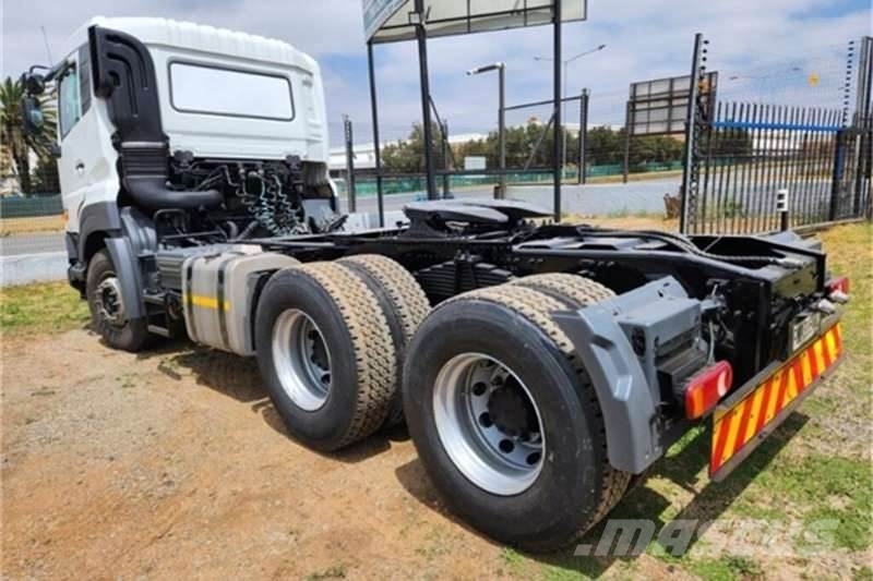 UD TRUCKS QUESTER Otros camiones