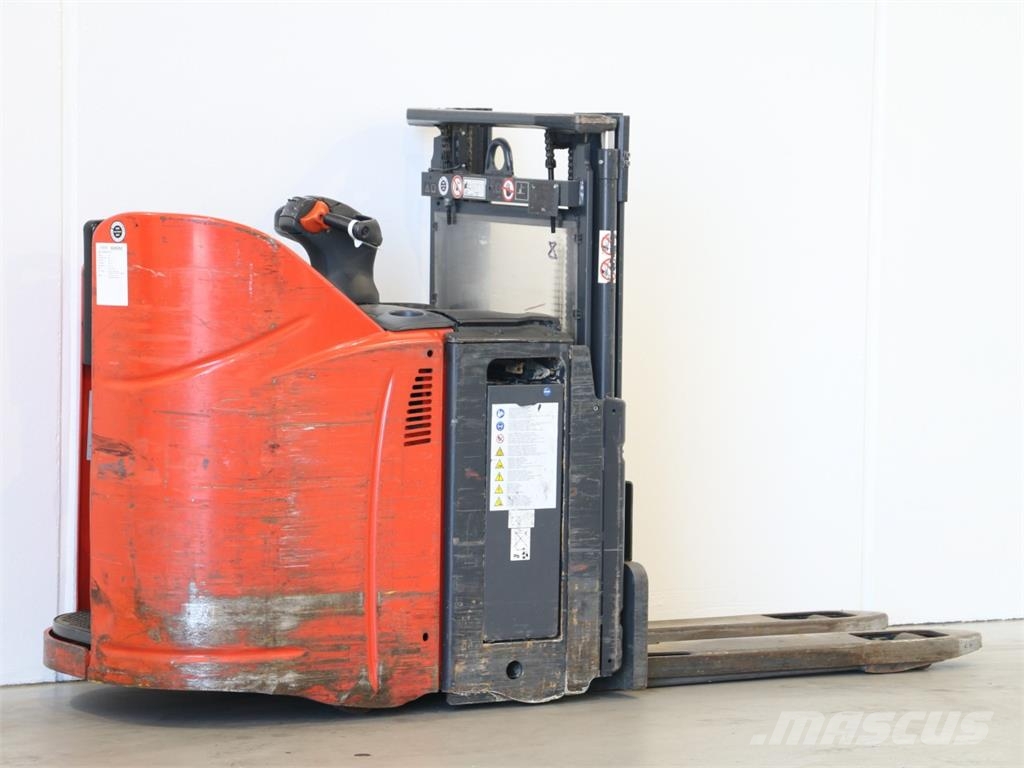 Linde D12HPSP/133-01 Pedestrian stacker