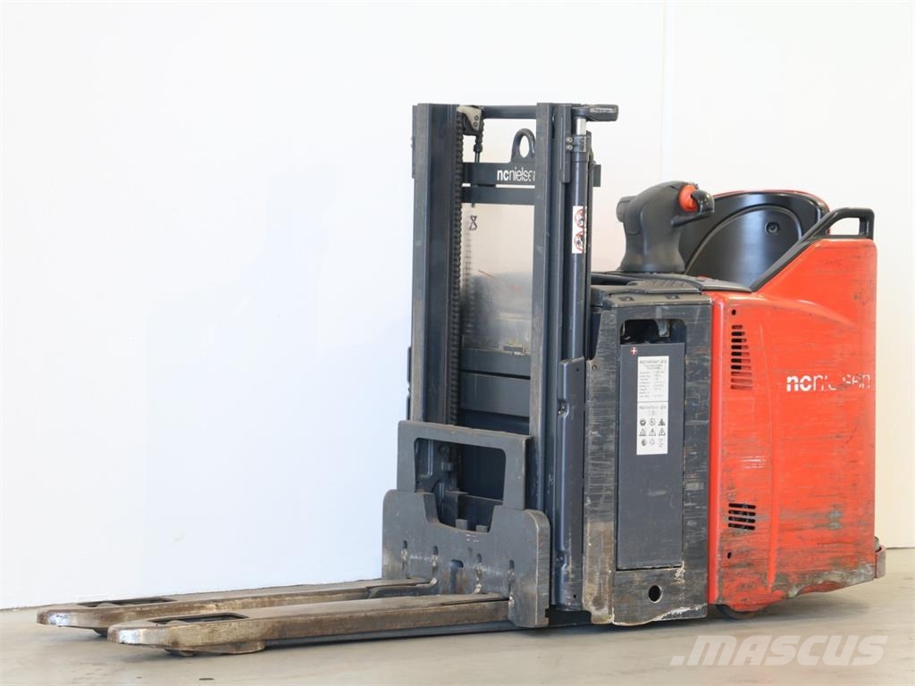 Linde D12HPSP/133-01 Pedestrian stacker