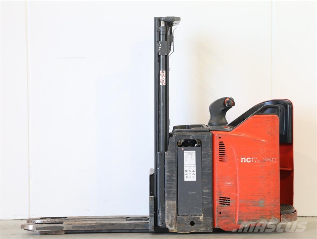 Linde D12HPSP/133-01 Apiladores eléctricos