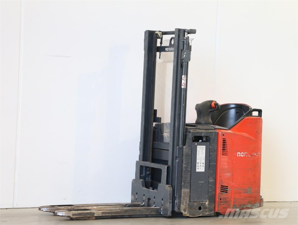 Linde D12HPSP/133-01 Apiladores eléctricos