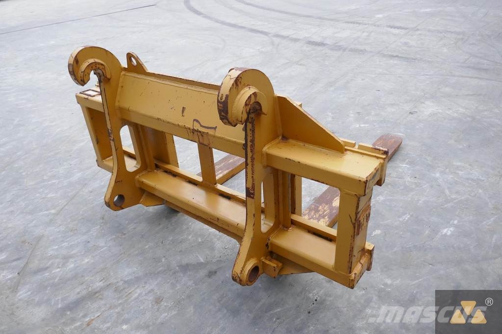 CAT 966/972 Forks Transport - drugo