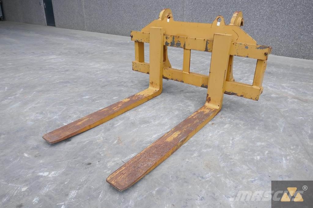 CAT 966/972 Forks Transport - drugo