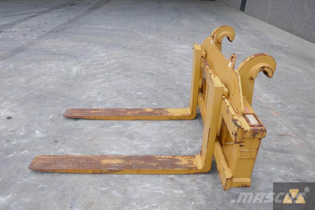 CAT 966/972 Forks Transport - drugo