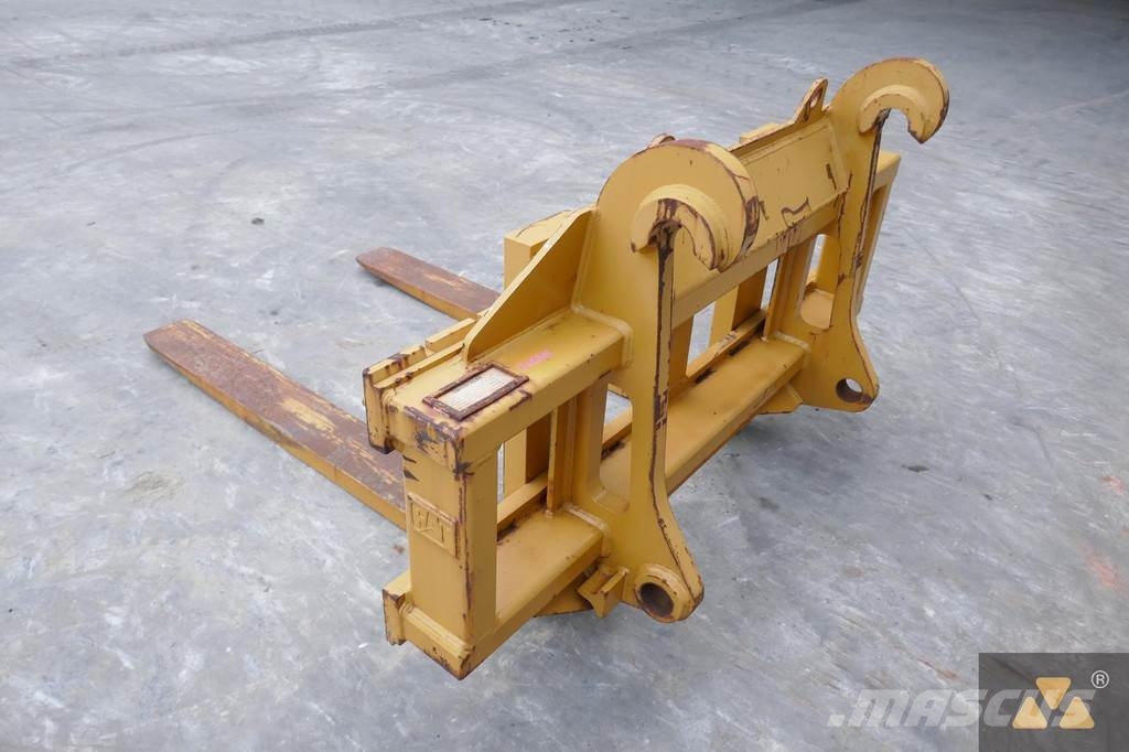 CAT 966/972 Forks Transport - drugo