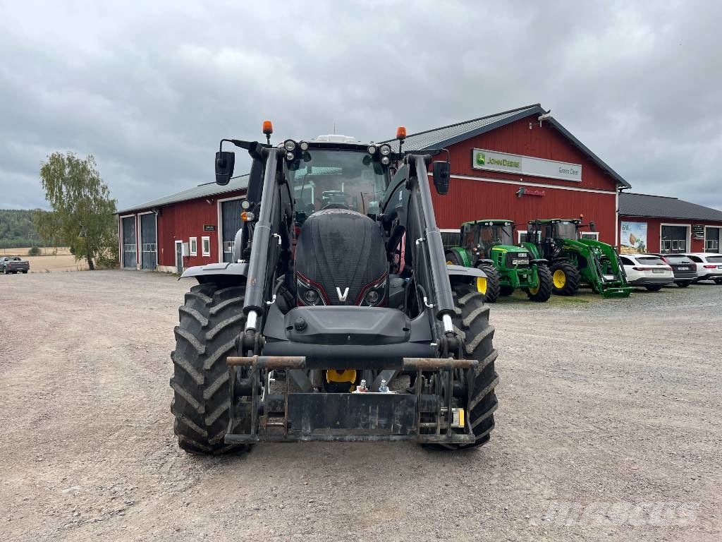 Valtra T 234 Traktorji