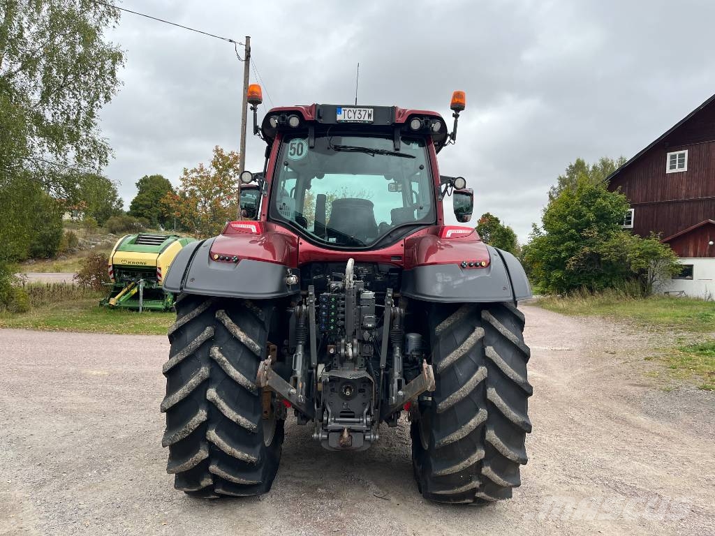 Valtra T 234 Traktorji