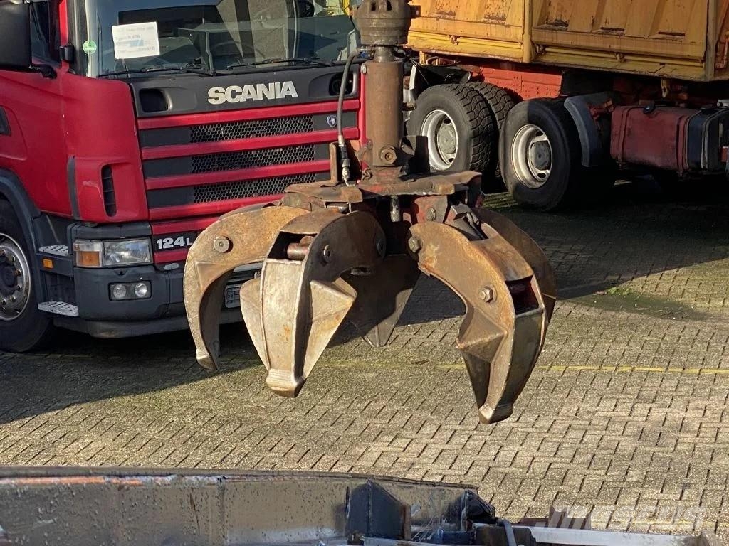 Volvo FM 370 + Euro 5 + Palfinger Z-Q170 Crane + 30ton N Treileri ar āķi