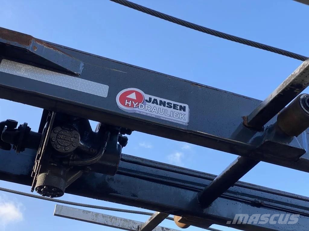 Volvo FM 370 + Euro 5 + Palfinger Z-Q170 Crane + 30ton N Treileri ar āķi