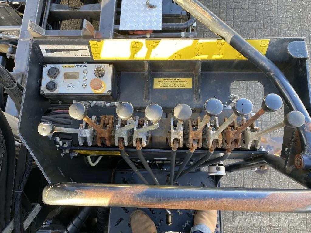 Volvo FM 370 + Euro 5 + Palfinger Z-Q170 Crane + 30ton N Treileri ar āķi