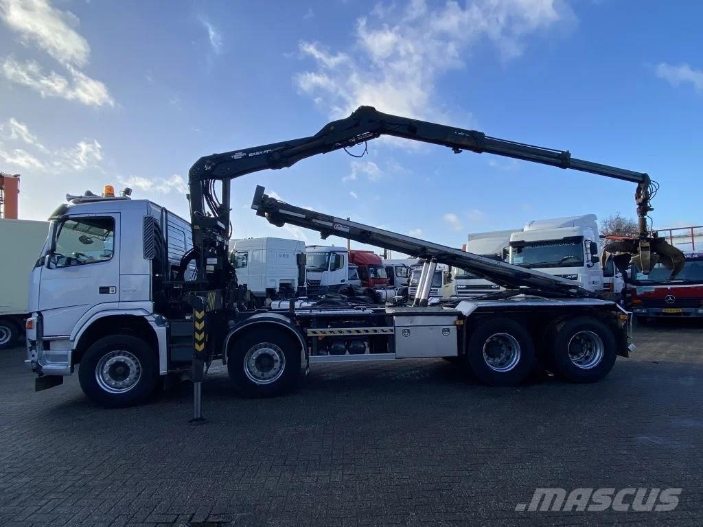 Volvo FM 370 + Euro 5 + Palfinger Z-Q170 Crane + 30ton N Treileri ar āķi