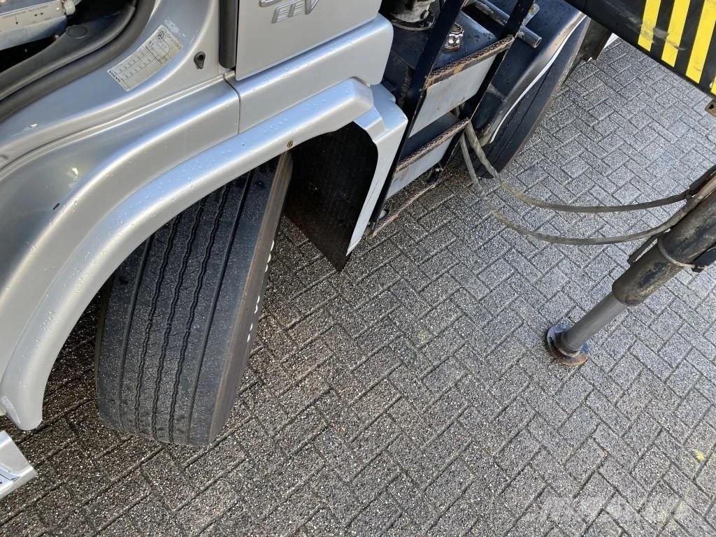 Volvo FM 370 + Euro 5 + Palfinger Z-Q170 Crane + 30ton N Treileri ar āķi