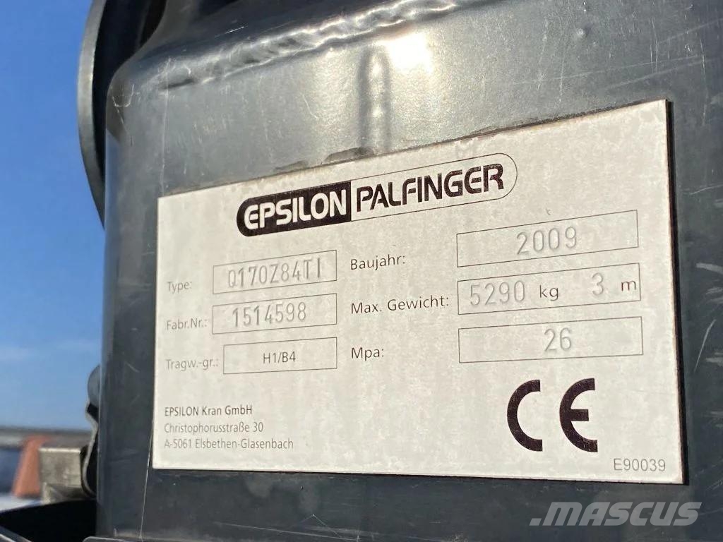 Volvo FM 370 + Euro 5 + Palfinger Z-Q170 Crane + 30ton N Treileri ar āķi