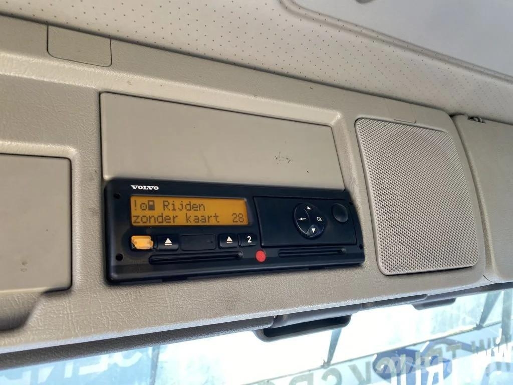 Volvo FM 370 + Euro 5 + Palfinger Z-Q170 Crane + 30ton N Treileri ar āķi