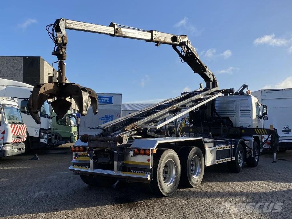 Volvo FM 370 + Euro 5 + Palfinger Z-Q170 Crane + 30ton N Treileri ar āķi