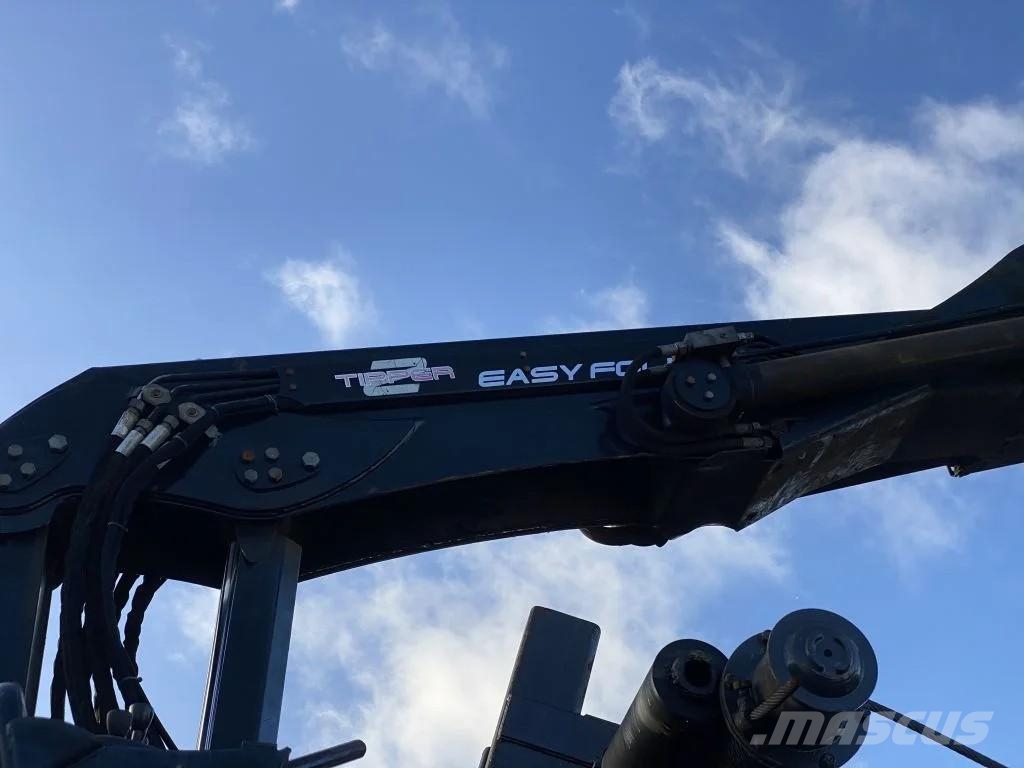 Volvo FM 370 + Euro 5 + Palfinger Z-Q170 Crane + 30ton N Treileri ar āķi