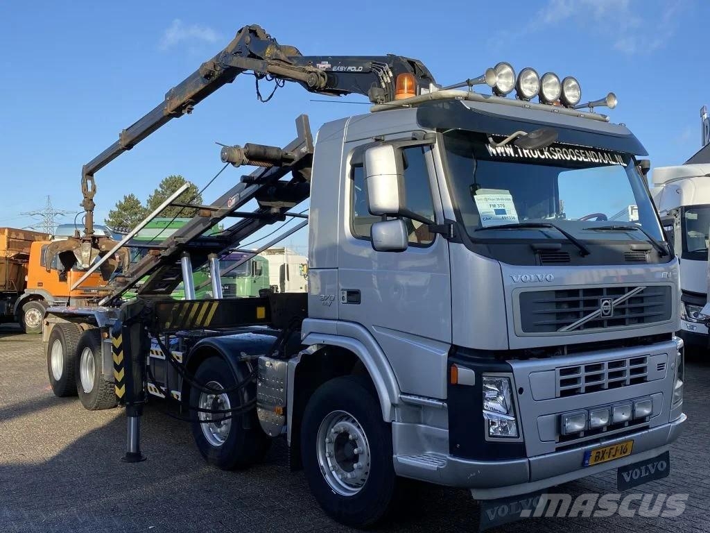 Volvo FM 370 + Euro 5 + Palfinger Z-Q170 Crane + 30ton N Treileri ar āķi