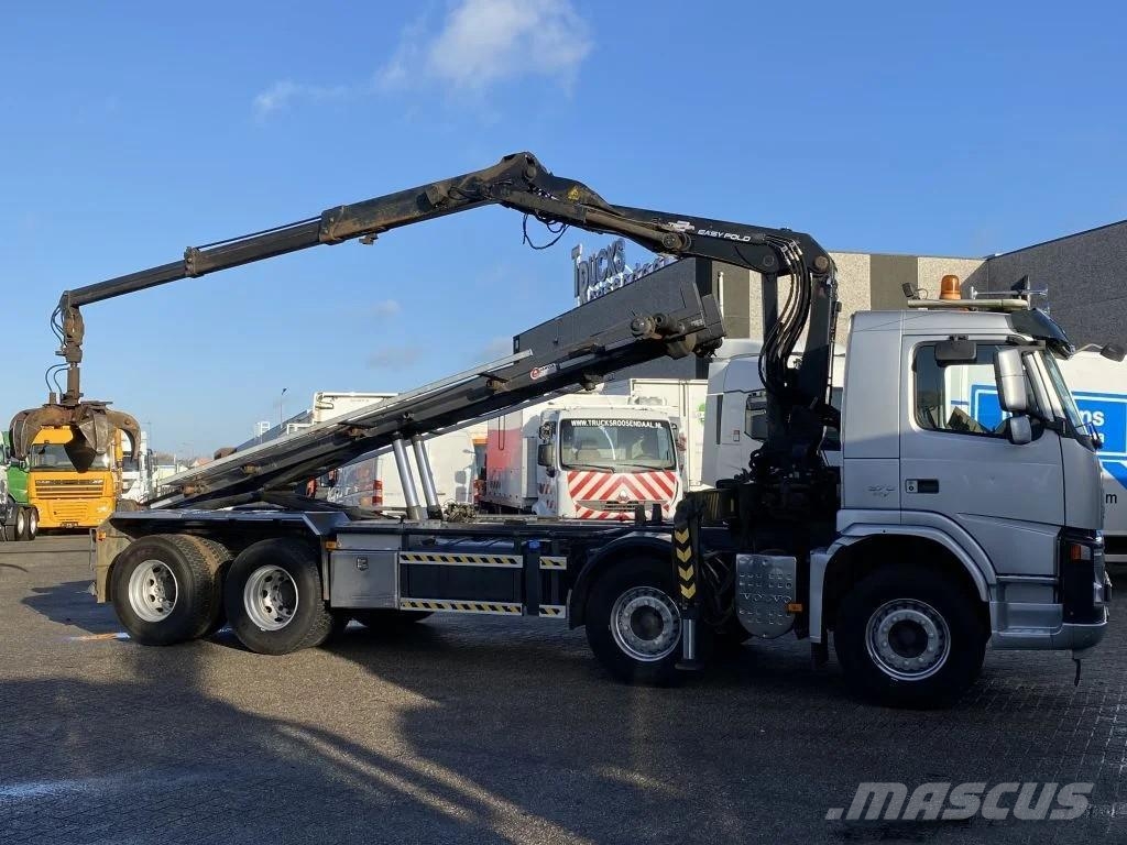 Volvo FM 370 + Euro 5 + Palfinger Z-Q170 Crane + 30ton N Treileri ar āķi