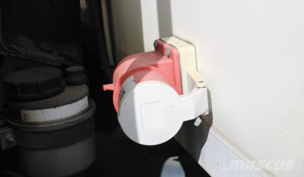 Renault D 210 - BI Temperatura--070 冷藏车