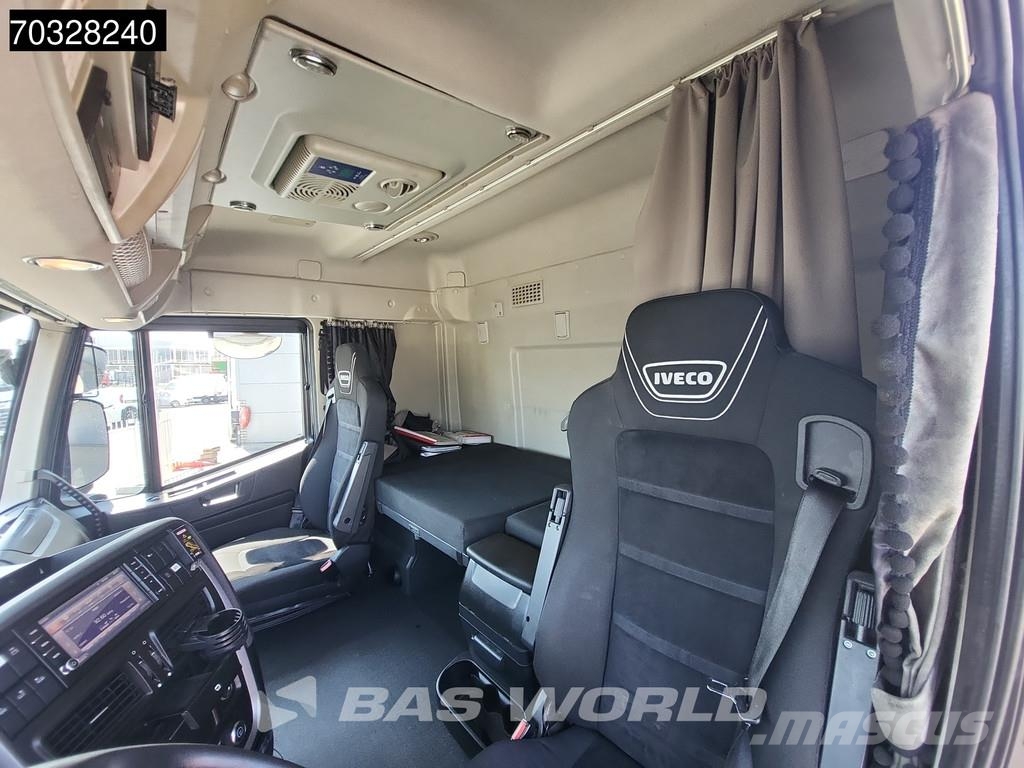 Iveco X-Way 570 X-Way 6X2 Fassi F215 Crane Lift+Steering Lava-kuorma-autot