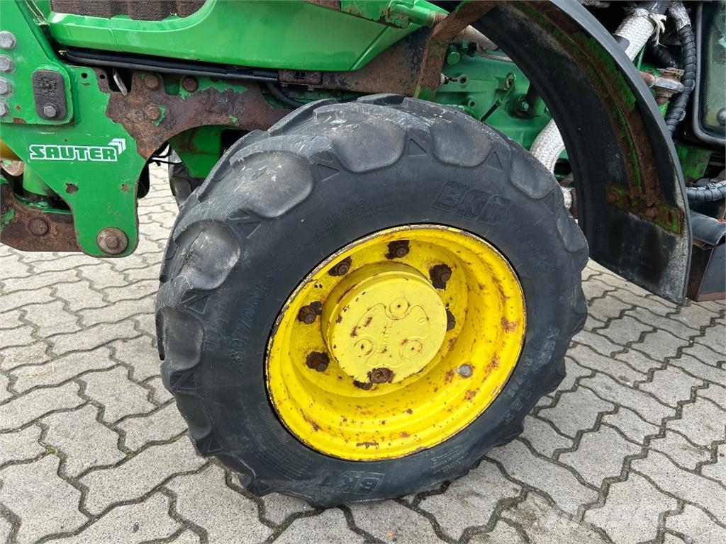 John Deere 5100 GF Traktorji