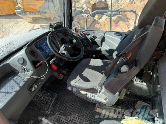 Bell B 40 E Midjestyrd dumper