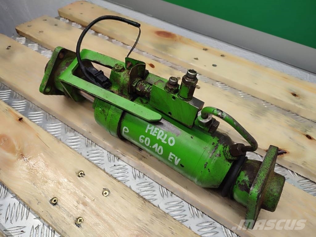 Merlo Hydraulic cylinder for axle stabilization MERLO P Hüdraulika