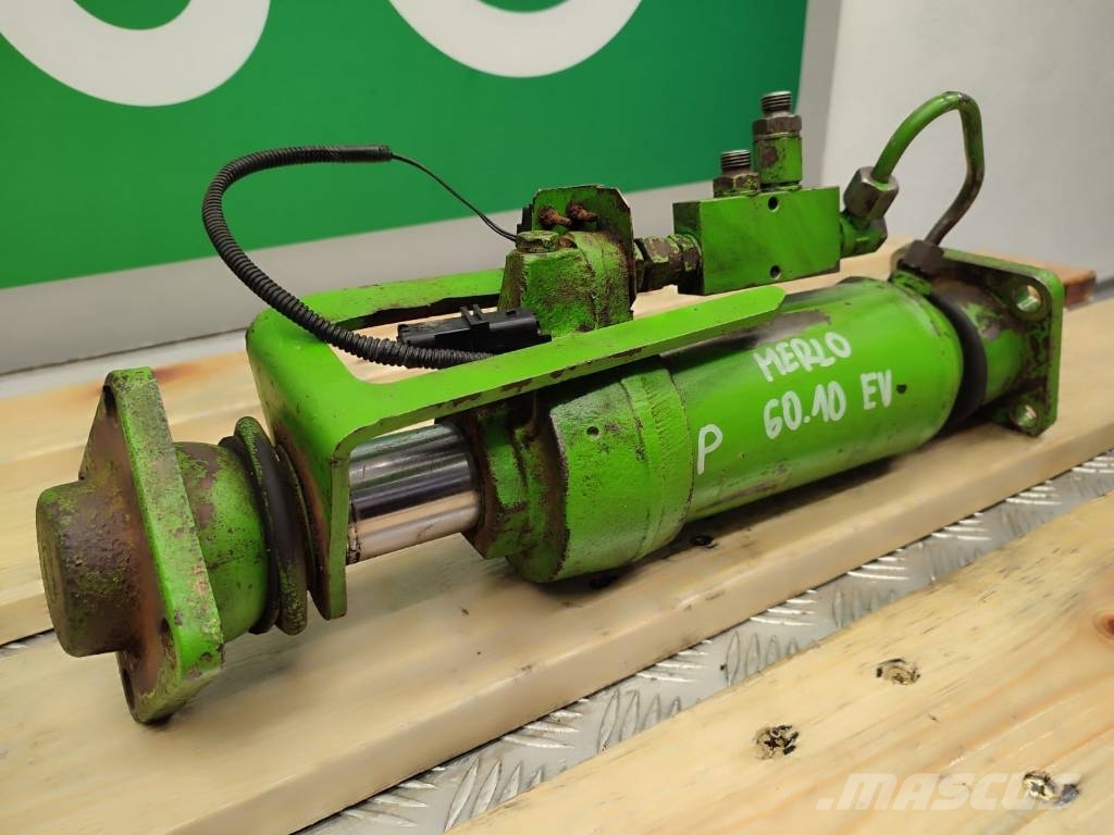Merlo Hydraulic cylinder for axle stabilization MERLO P Hüdraulika