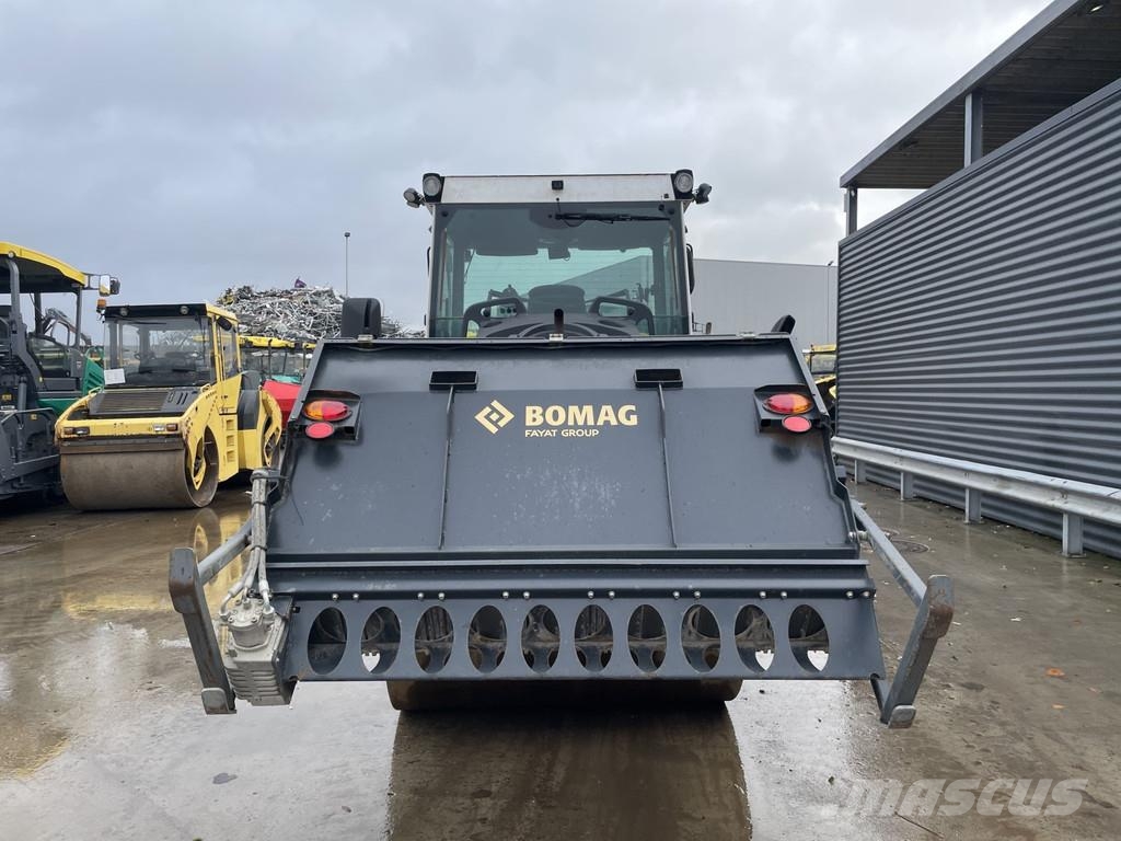 Bomag BW 174 AP-4I AM مداحل ثنائية الاسطوانة