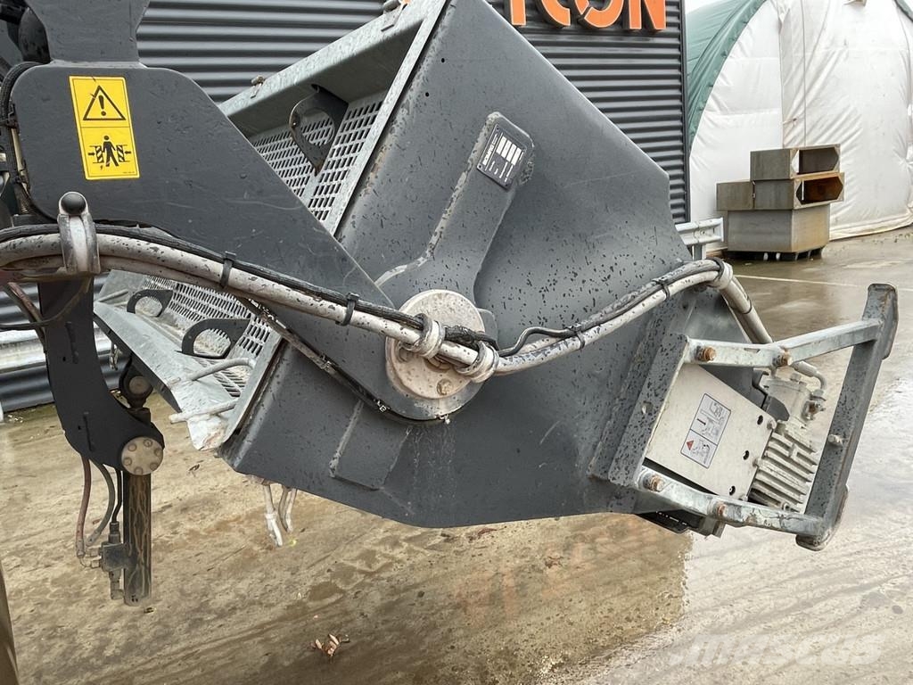 Bomag BW 174 AP-4I AM مداحل ثنائية الاسطوانة
