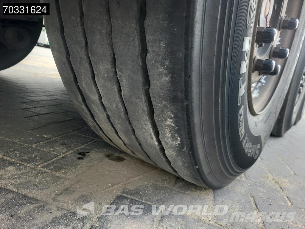 Schmitz Cargobull SCB*S3B Tailgate Lift Axle 250x270cm Semirremolques isotermos/frigoríficos