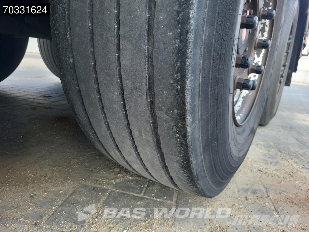 Schmitz Cargobull SCB*S3B Tailgate Lift Axle 250x270cm Semirremolques isotermos/frigoríficos