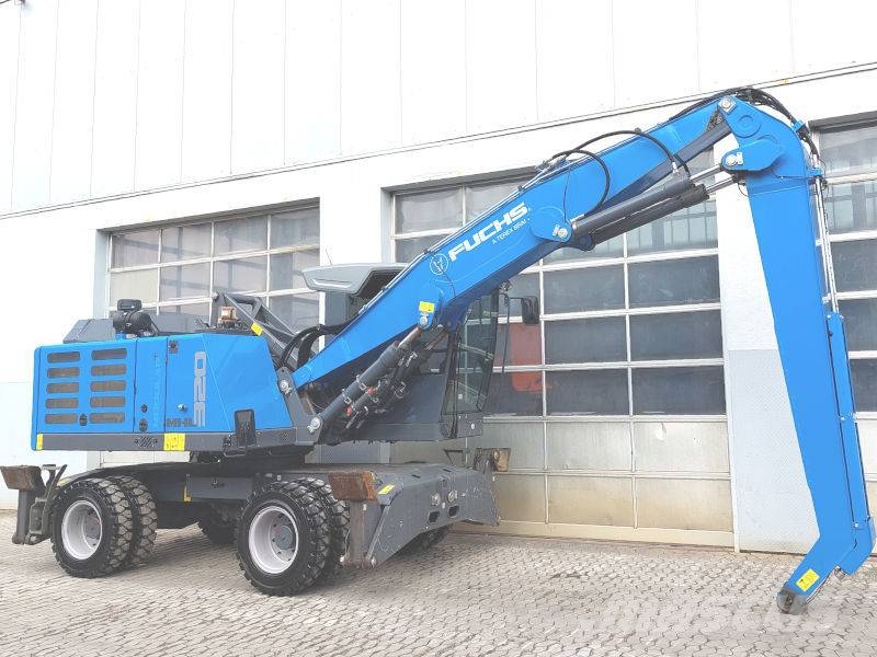 Fuchs MHL 320 F Waste / industry handlers