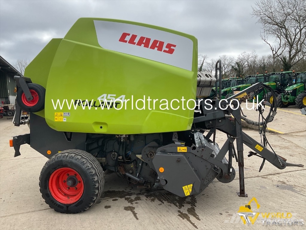 CLAAS Rollant 454 Rundballe-pressere