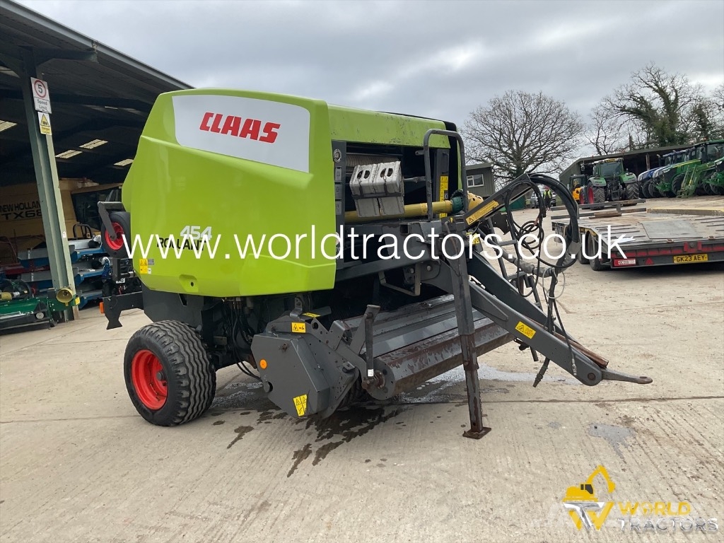 CLAAS Rollant 454 Rundballe-pressere