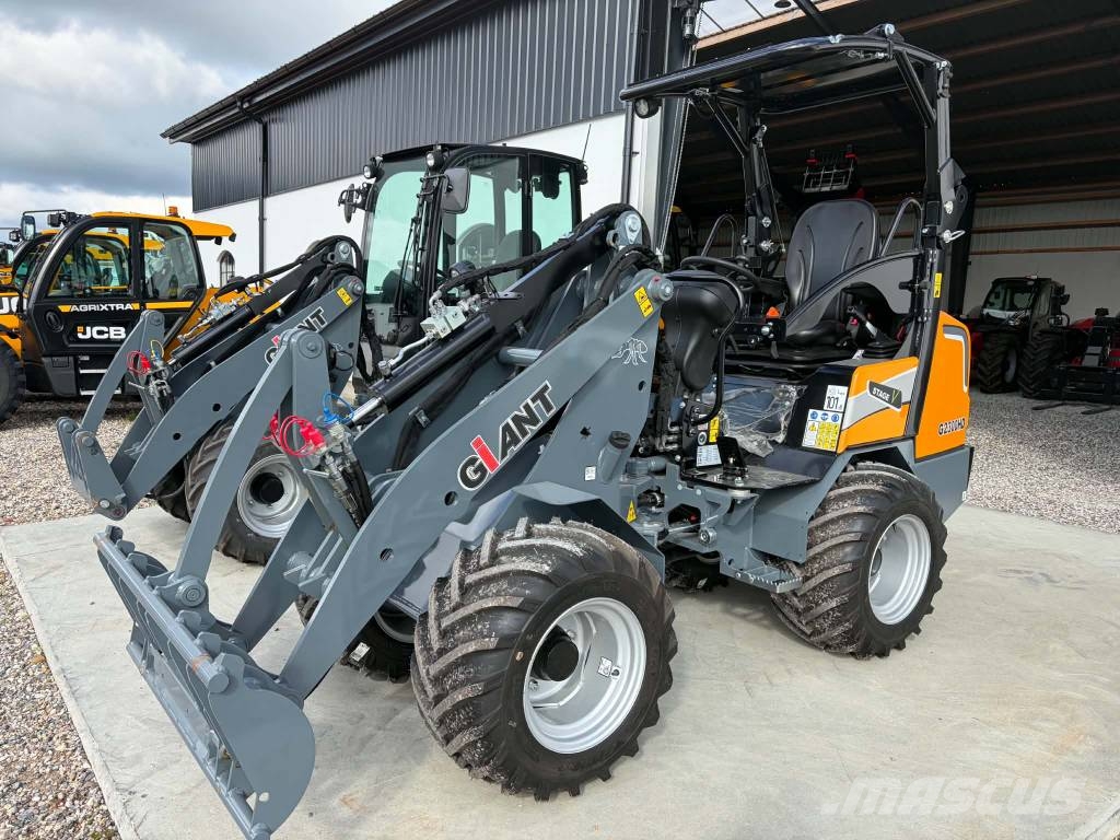 GiANT G 2300 HD Mini loaders
