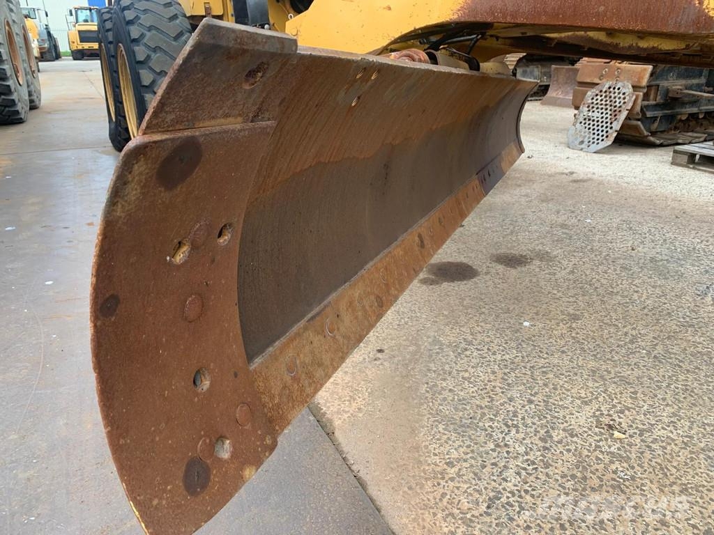 CAT 140K . Grader