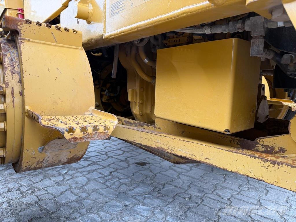 CAT 140K . Grader