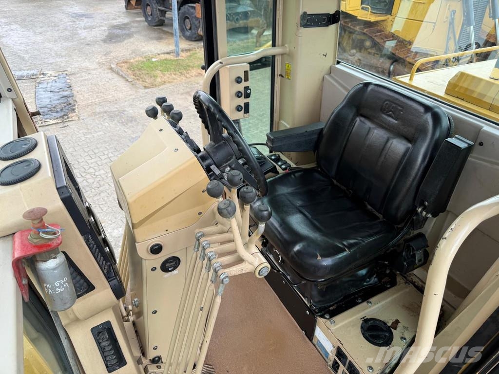 CAT 140K . Grader