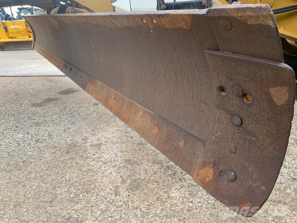 CAT 140K . Grader