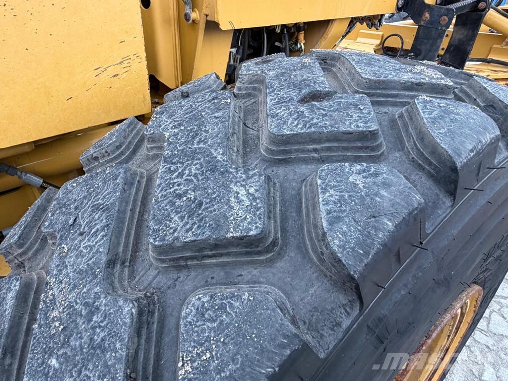 CAT 140K . Grader